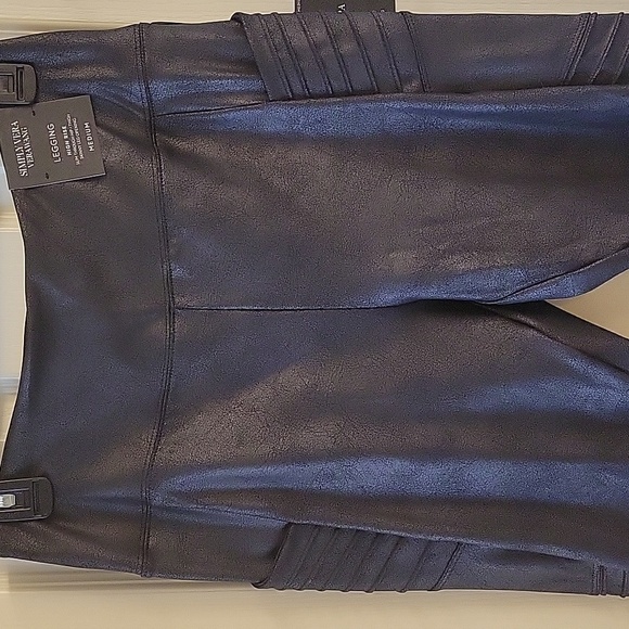 High Waist Black Leggings With Deatail On Sides NWT - Picture 4 of 14